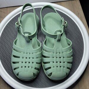 Light Green rubber closed toe rubber sandals Big Girls ‎ sz 3